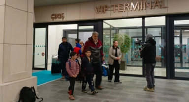 Gazze'den tahliye edilen Türk vatandaşları yurda geldi