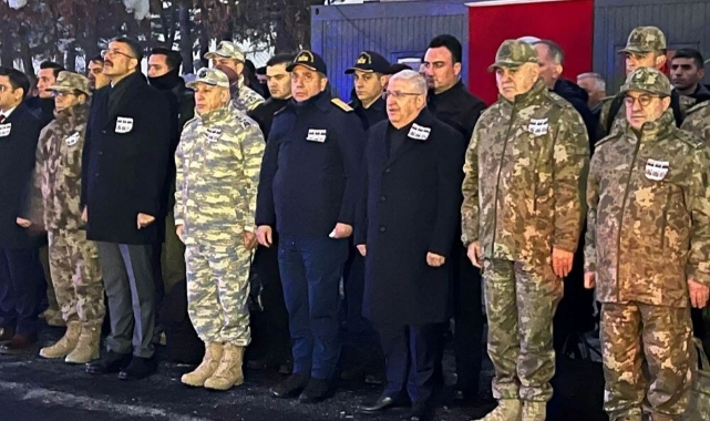 Hakkari'de şehitler için tören düzenlendi