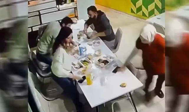 Herkes kaçtı onlar yemeğini yedi!