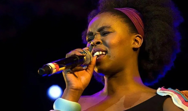 İkonik Afro-pop şarkıcısı hayatını kaybetti!
