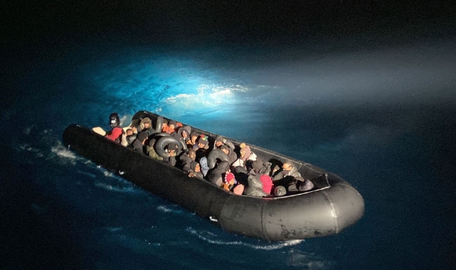 İzmir sularında 123 göçmen yakalandı