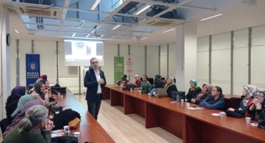 Kadınlar göz sağlığı konusunda bilgilendirildi