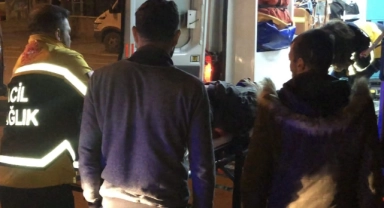 Kamyonet motosiklete çarptı: 2 yaralı