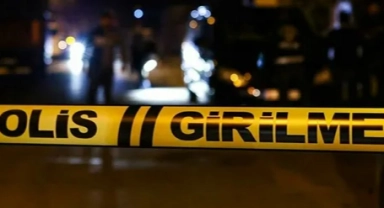 Kamyonla otomobil çarpıştı: 1 ölü, 4 yaralı