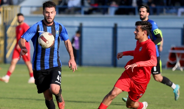 Karacabey Belediyespor, Nazilli Belediyespor’u devirdi