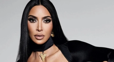 Kim Kardashian'dan korse markasına tanıtım