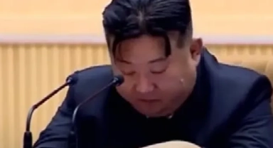 Kuzey Kore lideri Kim Jong Un hüngür hüngür ağladı!