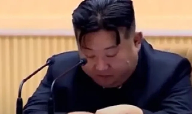 Kuzey Kore lideri Kim Jong Un hüngür hüngür ağladı!
