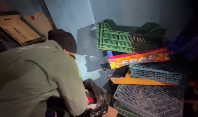 Manavdan 15 kilo uyuşturucu çıktı