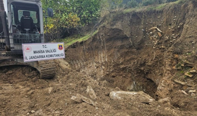 Manisa’da iş makinesiyle kaçak kazıya suçüstü
