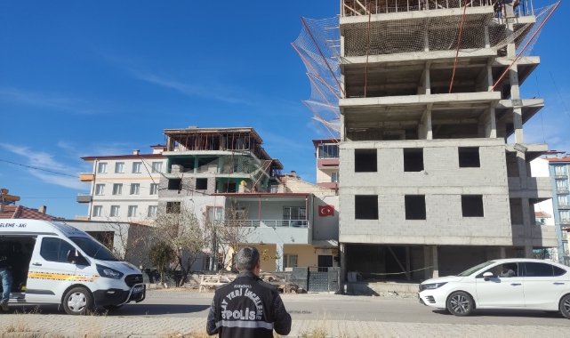 Merdiven boşluğuna düşen işçi hayatını kaybetti