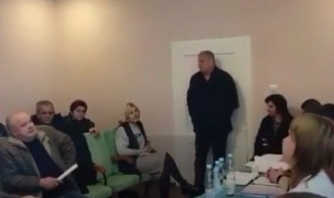 Milletvekili toplantı ortasında el bombalarını patlattı: 26 yaralı!