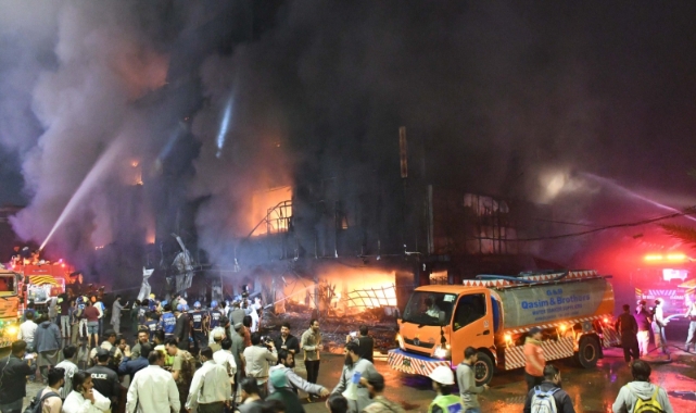 Mobilya çarşısında yangın: 5 ölü