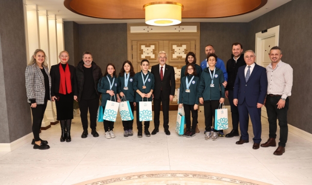 Nilüfer’in genç yüzücüleri başarılarıyla gururlandırdı