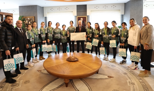 Nilüferli sporcular Başkan Erdem'i ziyaret etti