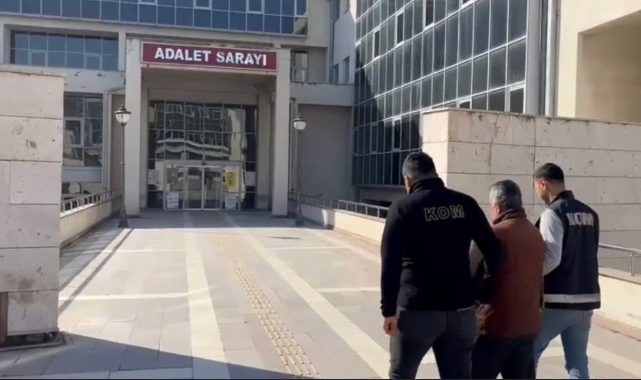 Osmaniye'de TIR'da kaçak telefon ve sigara ele geçirildi