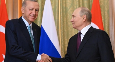 Putin'den siyasi diyaloğu geliştirme mesajı!