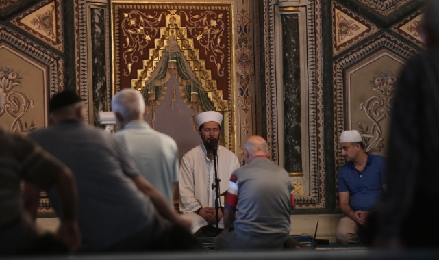 Türkiye'nin her yerinden Bursa'ya bu imamı dinlemeye geliyorlar!