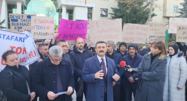 Türkoğlu TOKİ eylemi için Ankara'da vatandaşlarla bir araya geldi