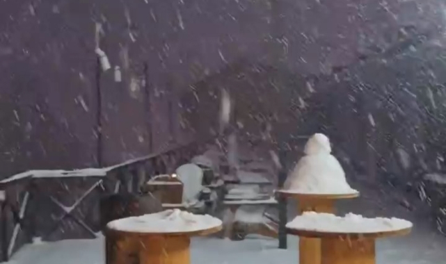 Uludağ’da kar yağışı başladı