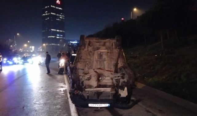 Ümraniye'de virajı alamayan otomobil takla attı