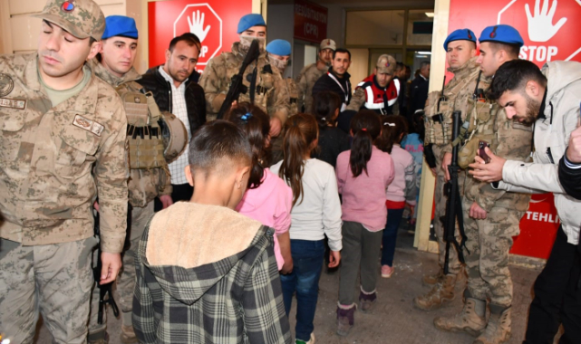 Yemekten zehirlenen çok sayıda öğrenci hastaneye kaldırıldı!