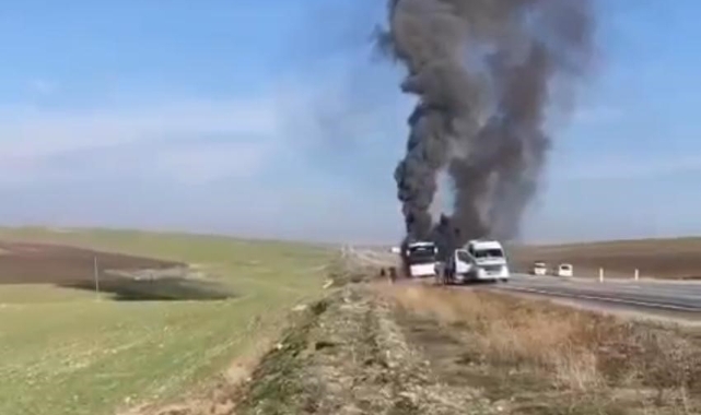 Yolcu otobüsü alevlere teslim oldu