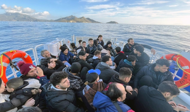 Yunanistan’ın geri ittiği 56 düzensiz göçmen kurtarıldı