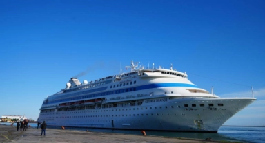 Yüzlerce Rus turisti taşıyan kruvaziyer gemi Rusya’dan Samsun’a geldi
