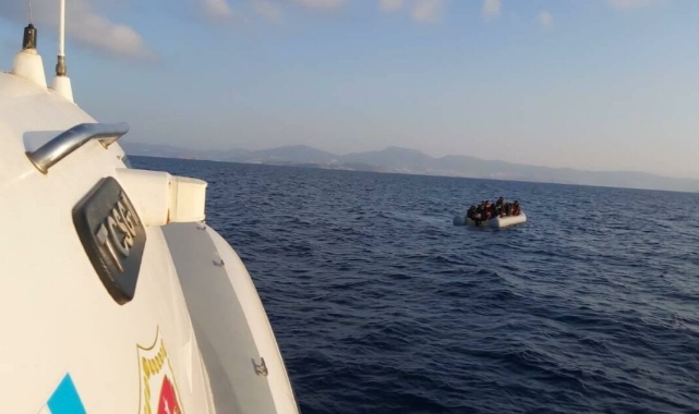 2 göçmen ölü bulundu, 18 göçmen kurtarıldı