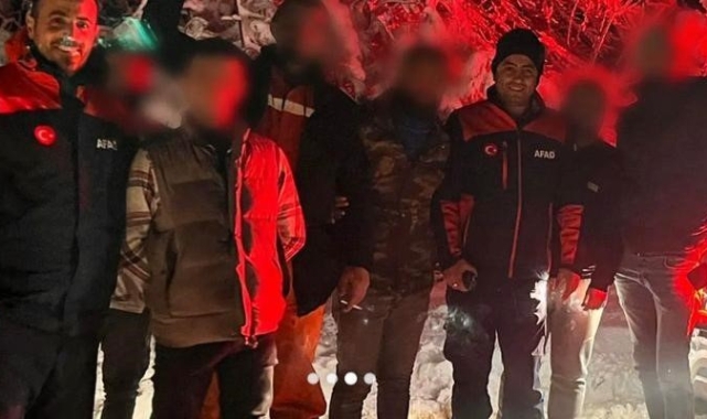 AFAD, dağda mahsur kalan 4 genci kurtardı