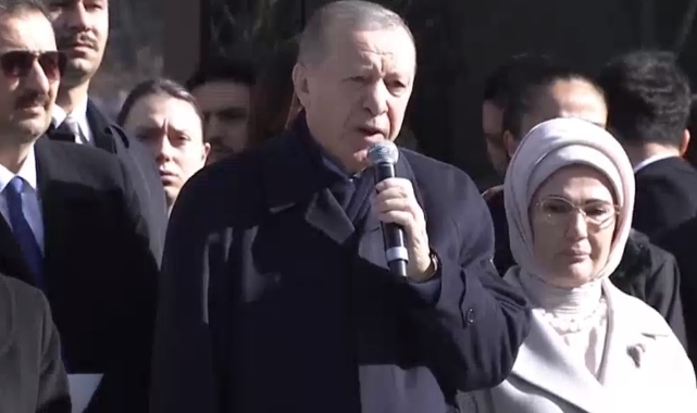 AK Parti seçim beyannamesini açıklıyor! (CANLI YAYIN)