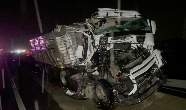 Aksaray’da iki TIR çarpıştı: 1 ağır yaralı