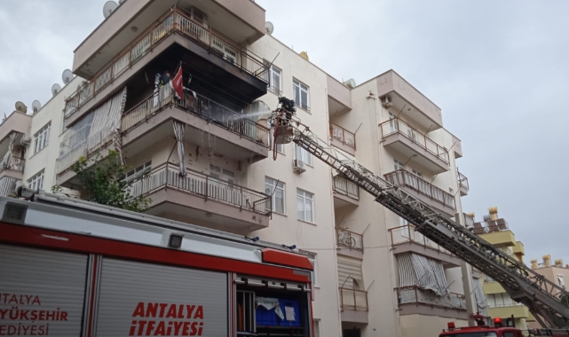 Alanya'da evde çıkan yangın panik yarattı