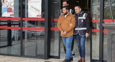Antalya'da Türk bayrağını bıçakla kesti: tutuklandı