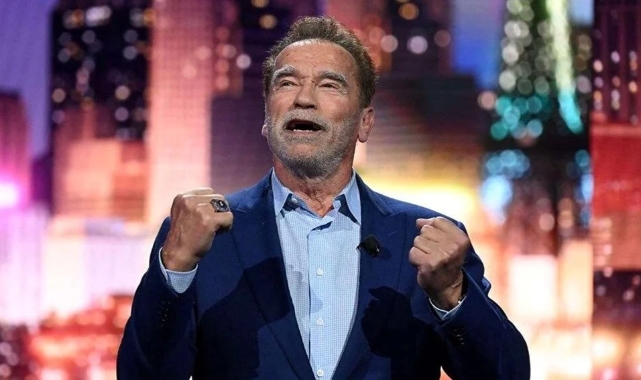 Arnold Schwarzenegger Almanya'da havalimanında gözaltına alındı