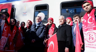 Bakan Bak: Gençlerimize geçmişimizi iyi anlatmalıyız
