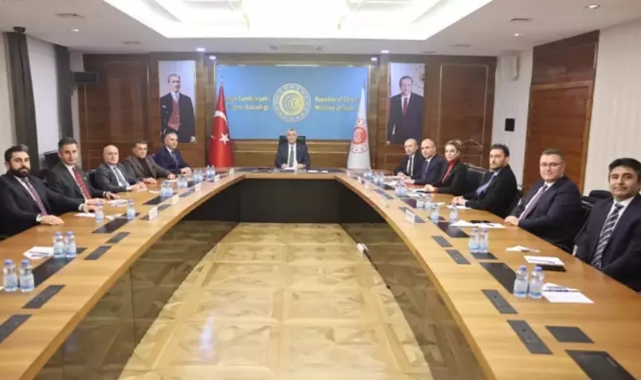 Bakan Bolat, İMKON Genel Başkanı ile bir araya geldi
