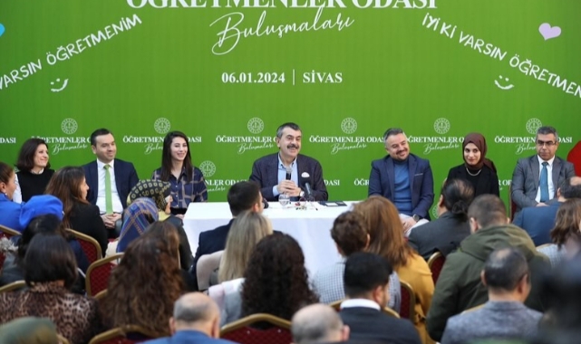 Bakan Tekin, Sivas'ta öğretmenlerle bir araya geldi