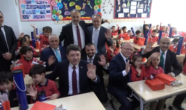 Bakan Tunç, Bursa’da karne dağıttı