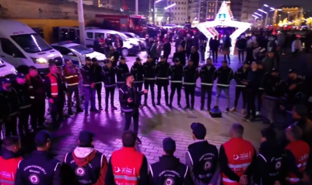 Bakan Yerlikaya açıkladı! Yılbaşı gecesi 121 göçmen yakalandı