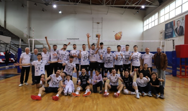 Başkan Özcan sporseverleri voleybol maçına davet etti