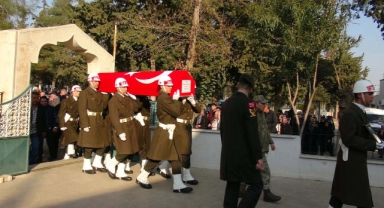 Beyin kanaması geçirerek hayatını kaybeden Uzman Çavuş'a veda