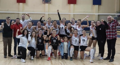 Bilecik Belediyesi Voleybol Spor Kulübü lideri evinde yendi