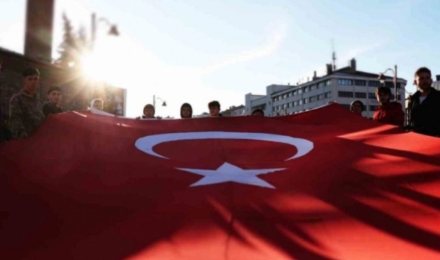 Bolu'da 20 kişiyle şehitleri anma yürüyüşü düzenlendi