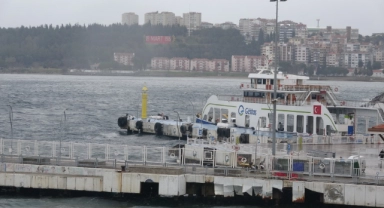 Gökçeada ve Bozcaada feribot seferleri 'fırtına' engeli