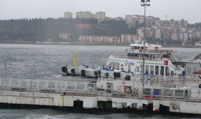 Gökçeada ve Bozcaada feribot seferleri 'fırtına' engeli