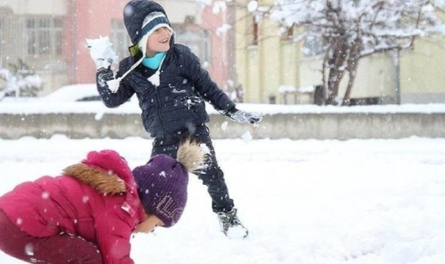 Bugün okul var mı? Okullar tatil mi ?