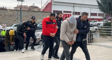 Bungalov dolandırıcıları adliyede