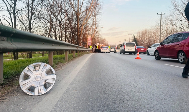 Bursa'da feci kaza! Kamyonetle bariyerin arasına sıkıştı
